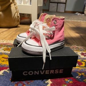 Infant pink converse
